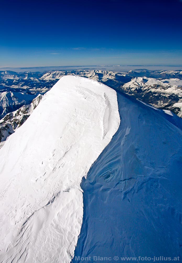 1041b_Mont_Blanc_Summit.JPG, 110kB