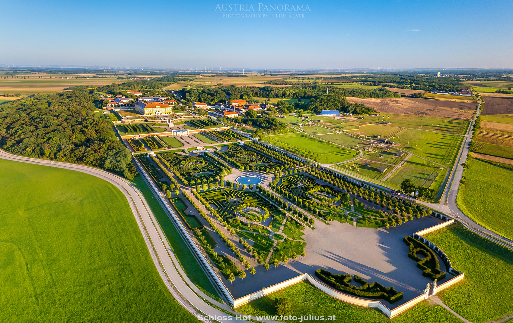 4128a_Schloss_Hof.jpg, 1,2MB