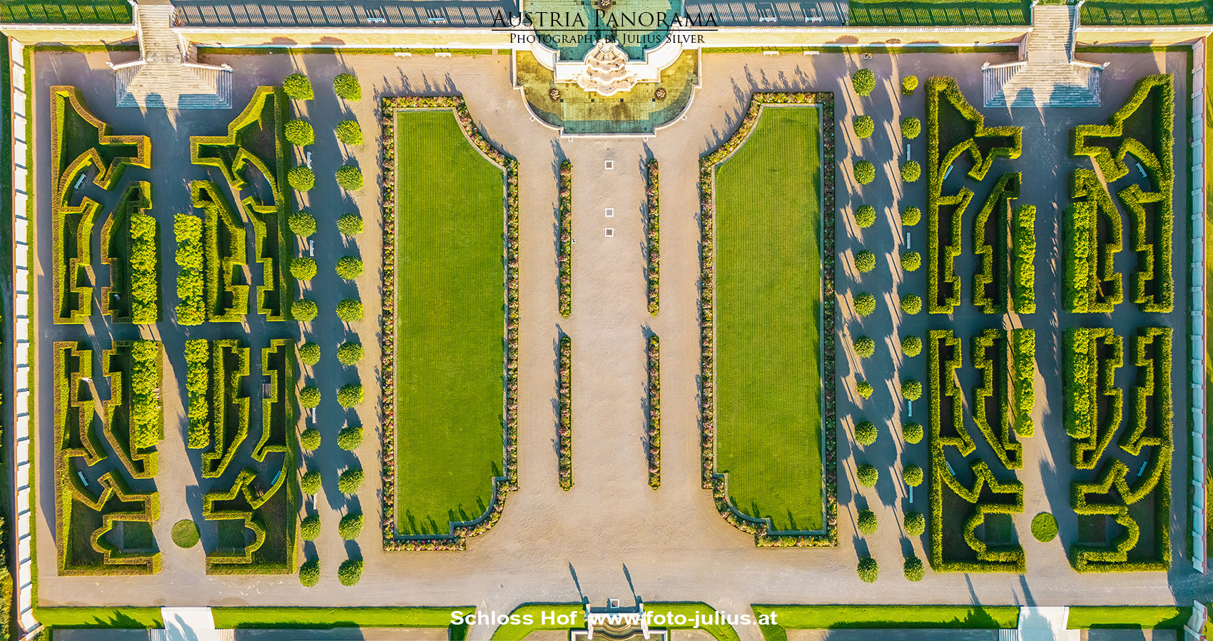 4131a_Schloss_Hof.jpg, 1,1MB