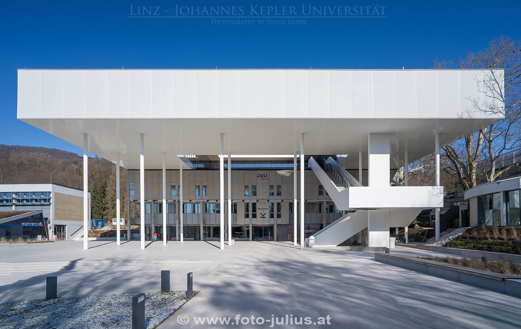 Linz_122a_Johannes_Kepler_Universitat.jpg, 461kB