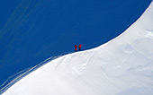 fra012_Mont_Blanc_Massif_Climbers.jpg, 8,9kB