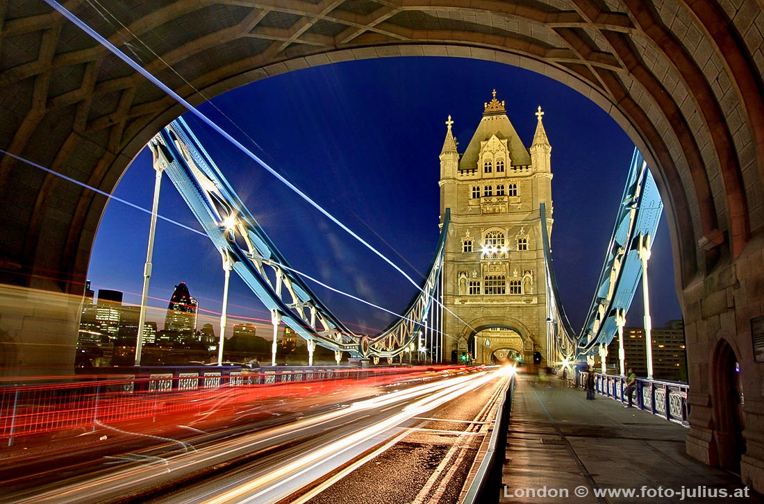 london035b_London_Bridge.jpg, 200kB
