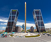 Madrid_176_Castilla_Caja_Obelisk.jpg, 18kB