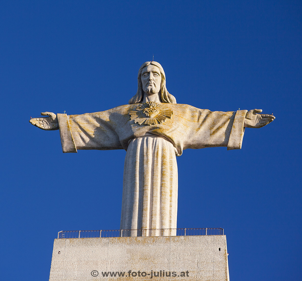 001a_Lisboa_Lissabon_Cristo_Rei_Statue.jpg, 299kB