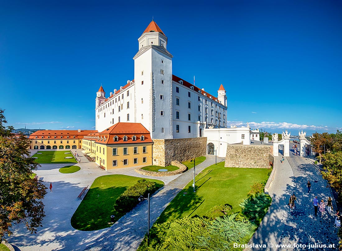 Bratislava_208b_Castle.jpg, 223kB