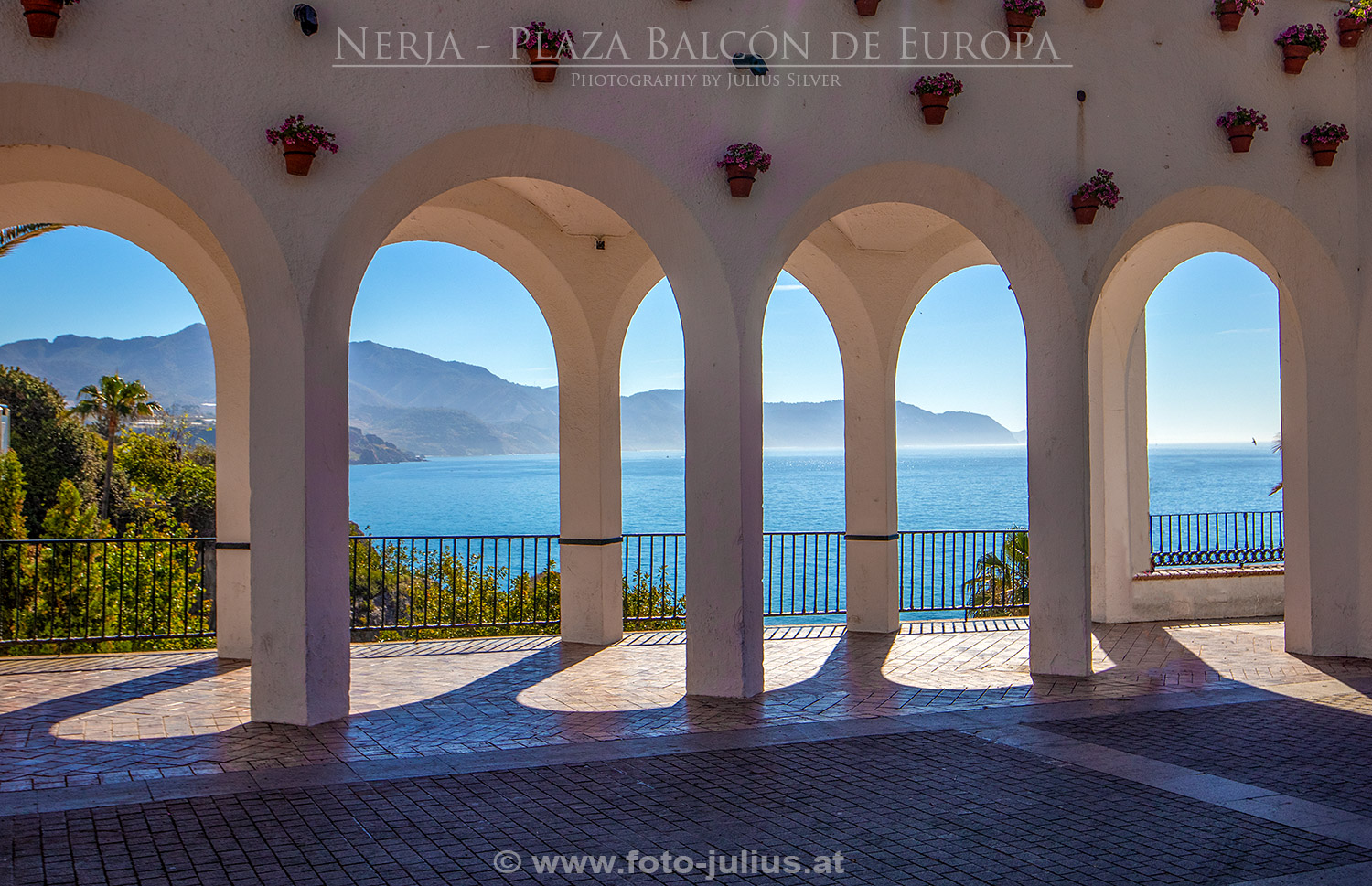 123a_Nerja_Plaza_Balcon_de_Europa.jpg, 506kB