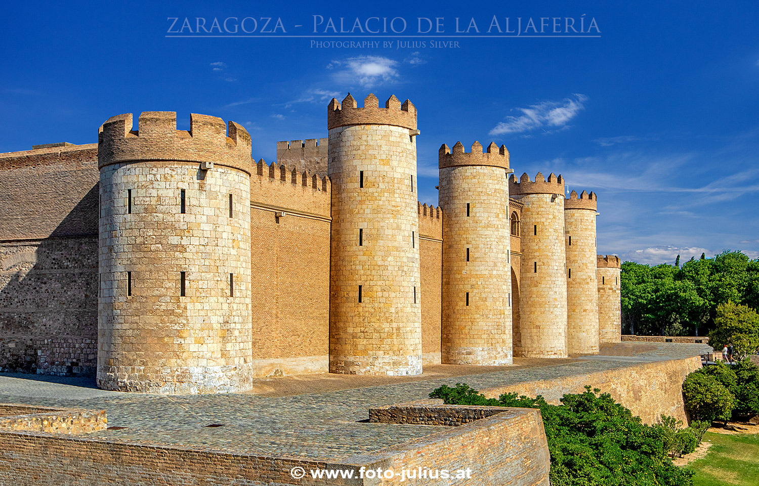 374a_Zaragoza_Palacio_de_la_Aljaferia.jpg, 711kB