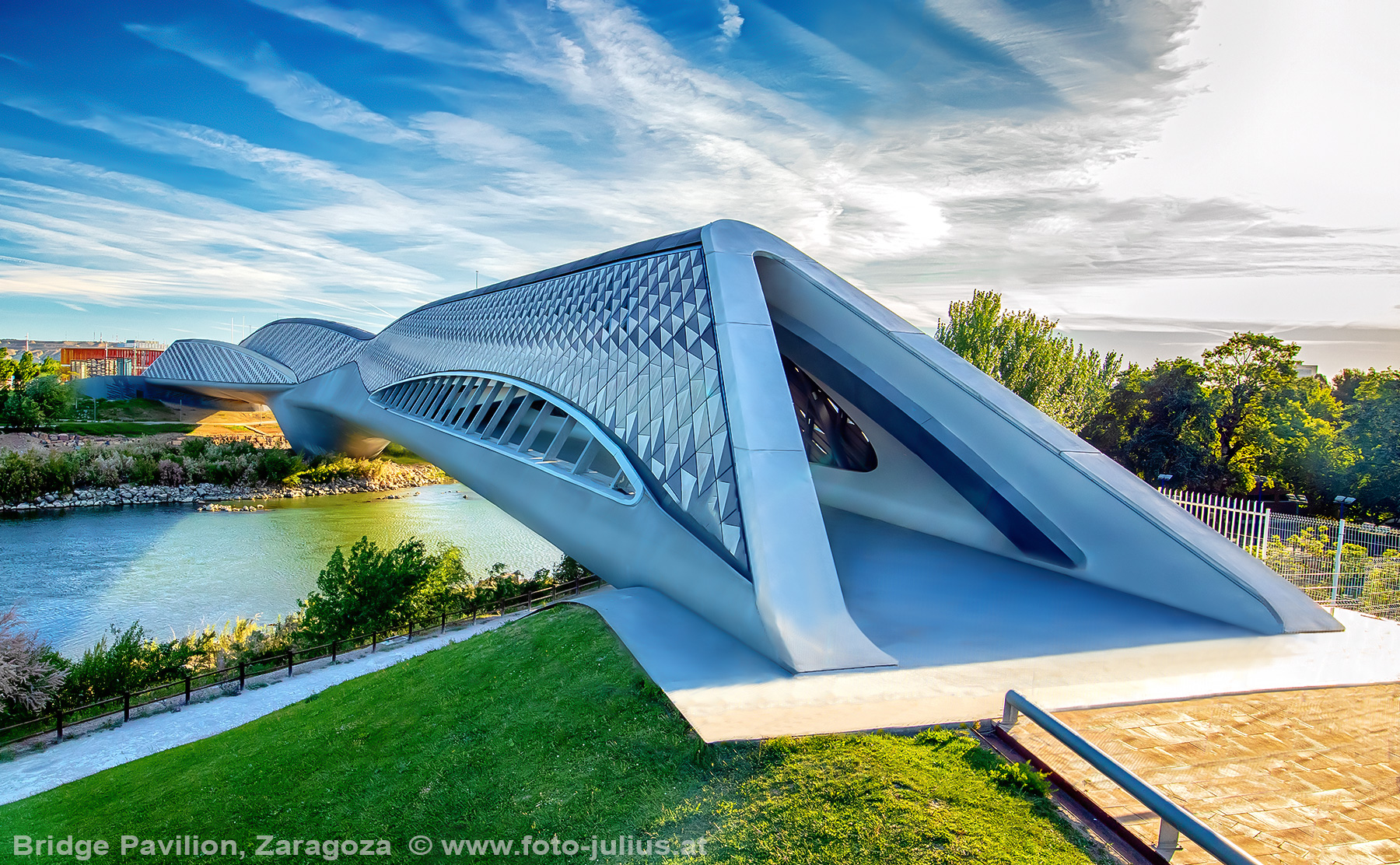 378a_Zaragoza_Bridge_Pavilion.jpg, 1,1MB