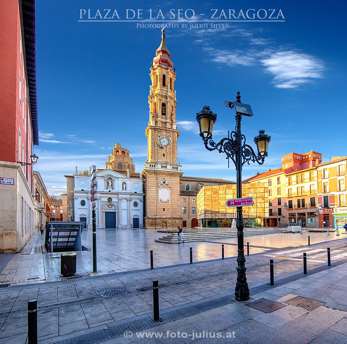 381a_Zaragoza_Plaza_la_Seo.jpg, 520kB