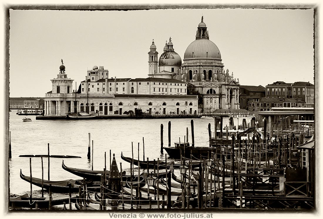 008b_Venedig_Basilica_di_Santa_Maria_della_Salute.jpg, 197kB