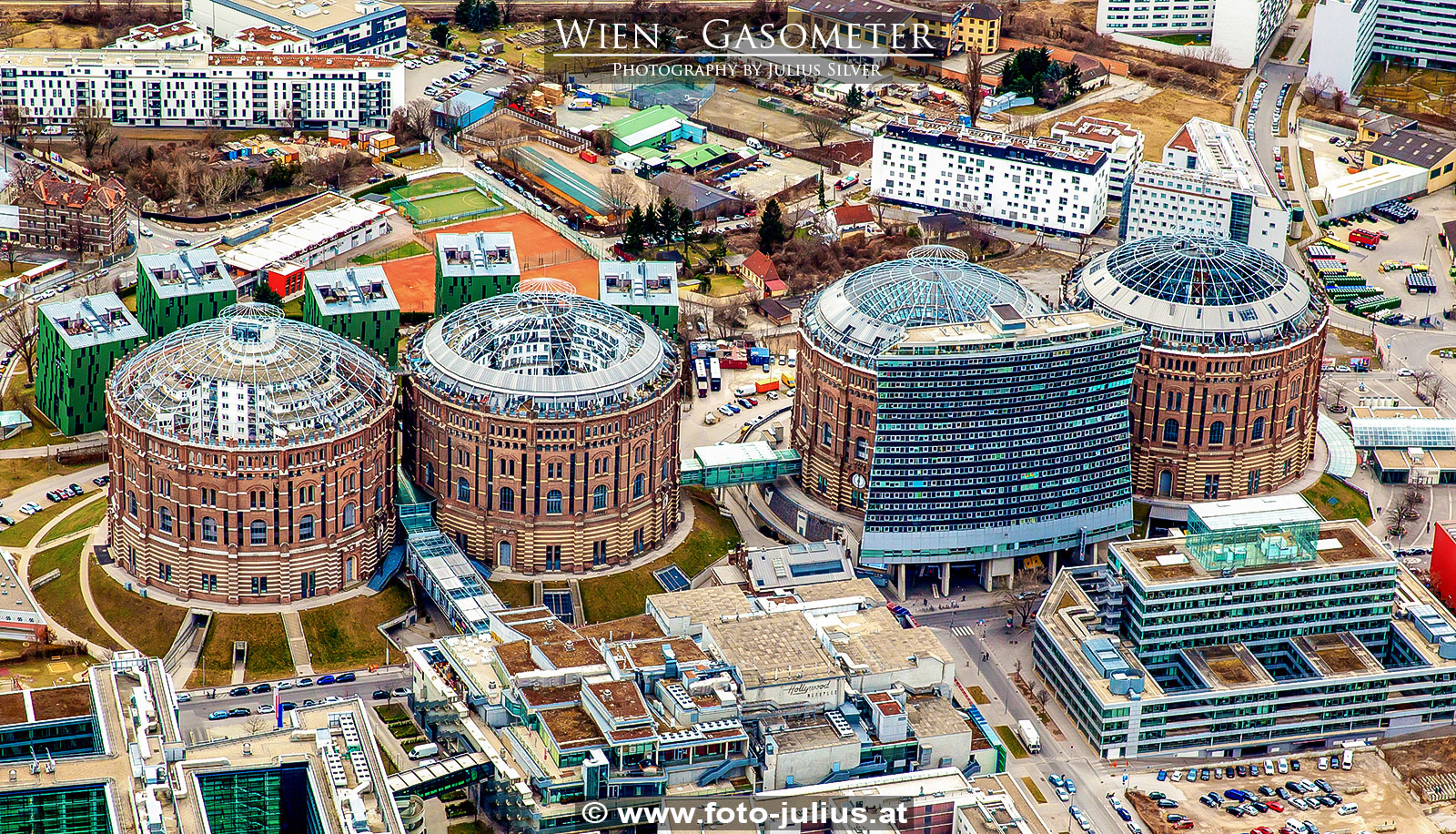 W6341a_Wien_Gasometer_Luftaufnahme.jpg, 1,0MB