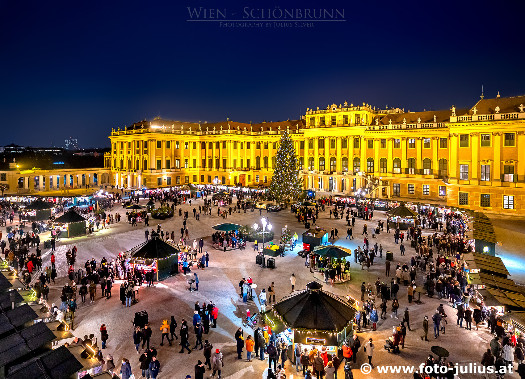 W7063a_Castle_Schoenbrunn_Christmas_Market.jpg, 1,2MB