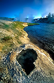 y131_Firehole_River_Yellowstone.jpg, 16kB