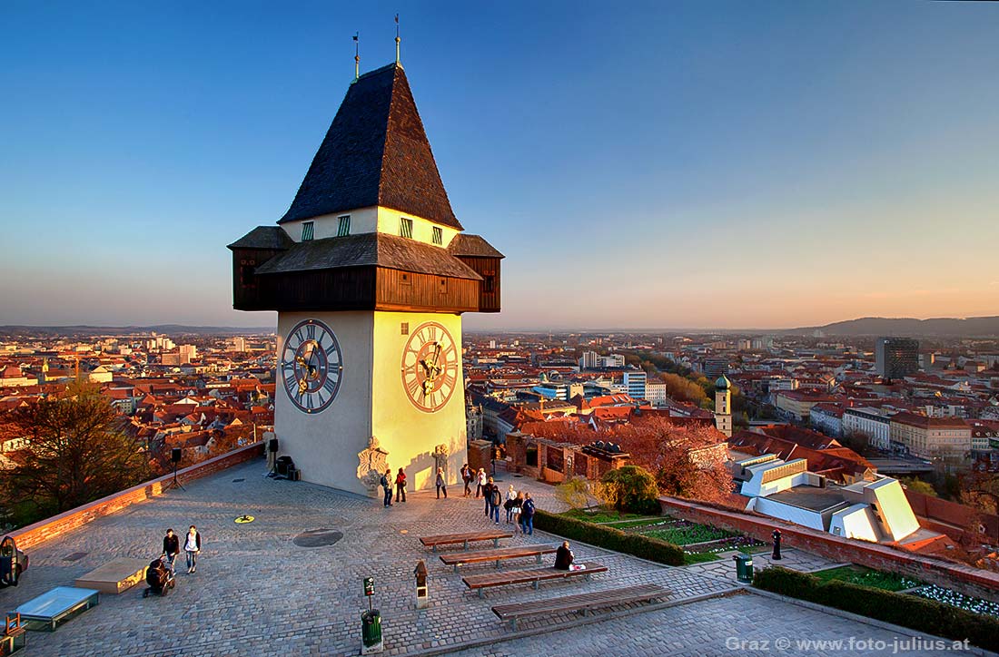 graz_002b_Schlossberg_Uhrturm.jpg, 141kB