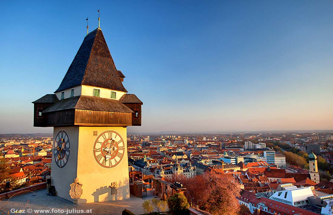 graz_003b_Schlossberg_Uhrturm.jpg, 127kB