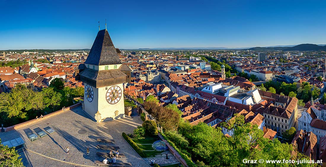 graz_064b_Schlossberg_Uhrturm.jpg, 173kB