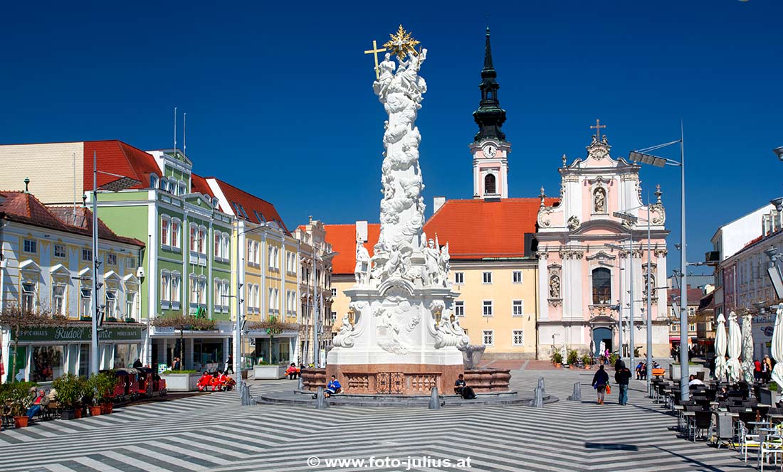 stpolten007b_Sankt_Poelten_Rathausplatz.jpg, 132kB