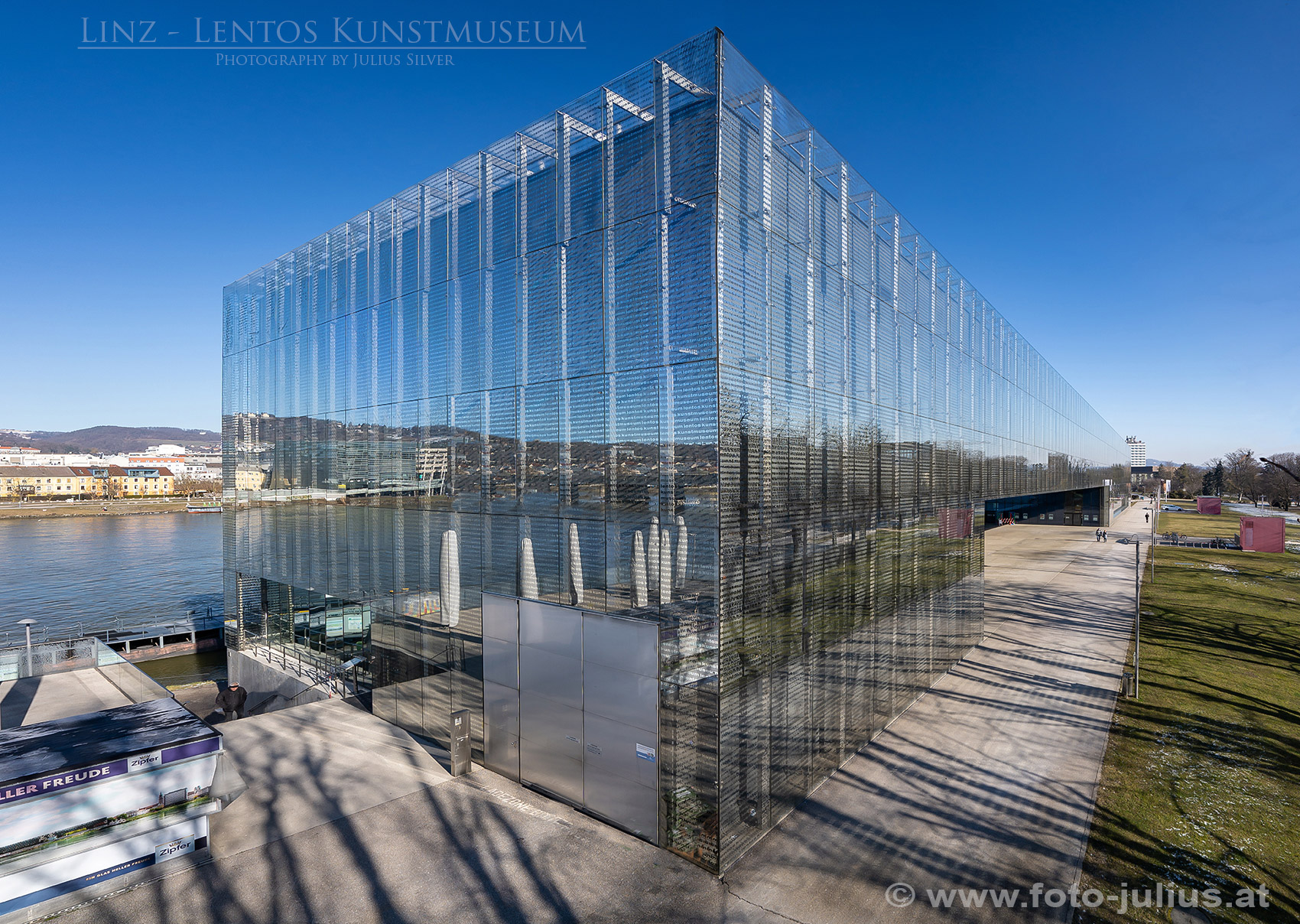 Linz_114a_Lentos_Kunstmuseum.jpg, 759kB