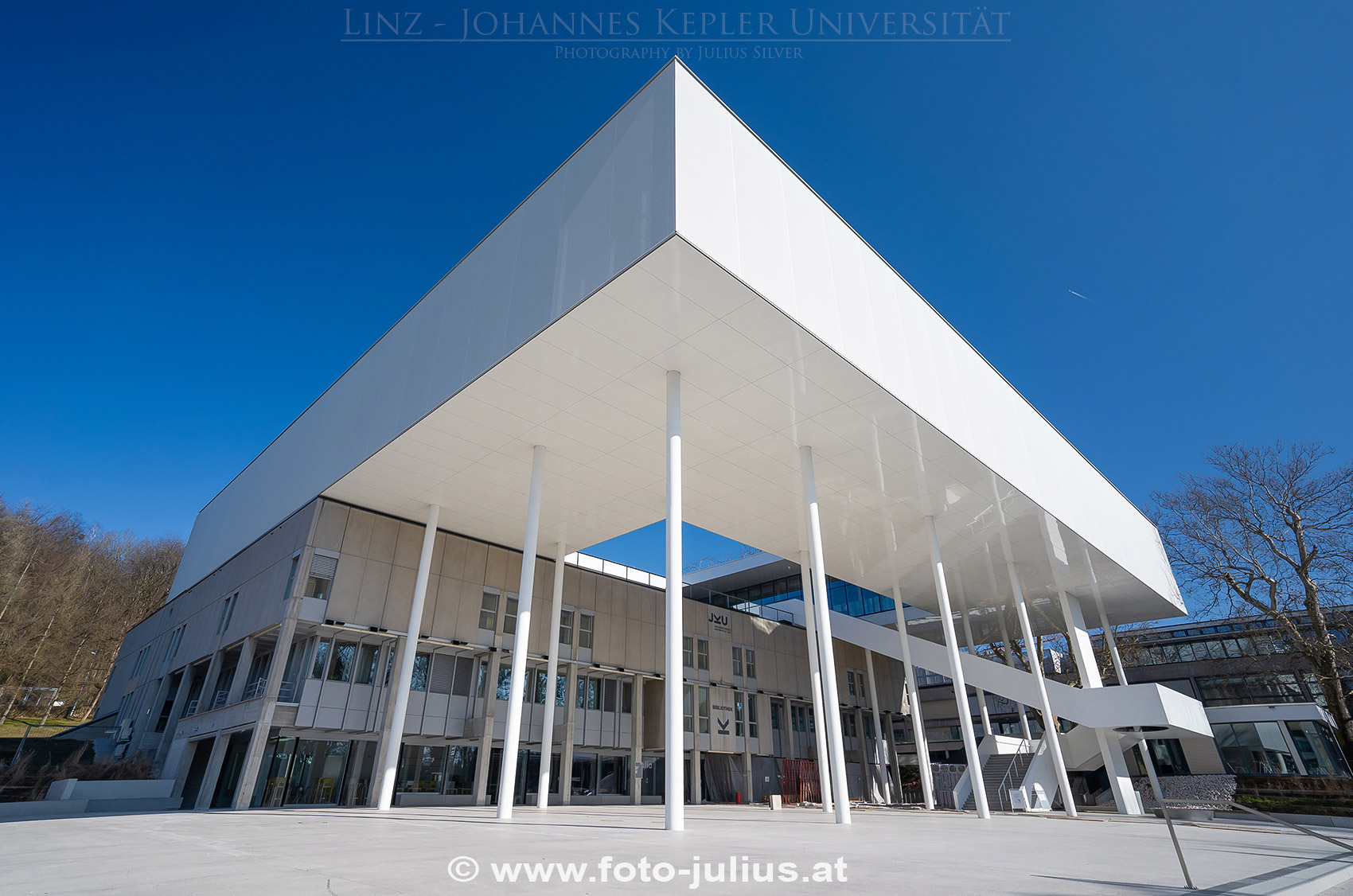 Linz_123a_Johannes_Kepler_Universitat.jpg, 386kB