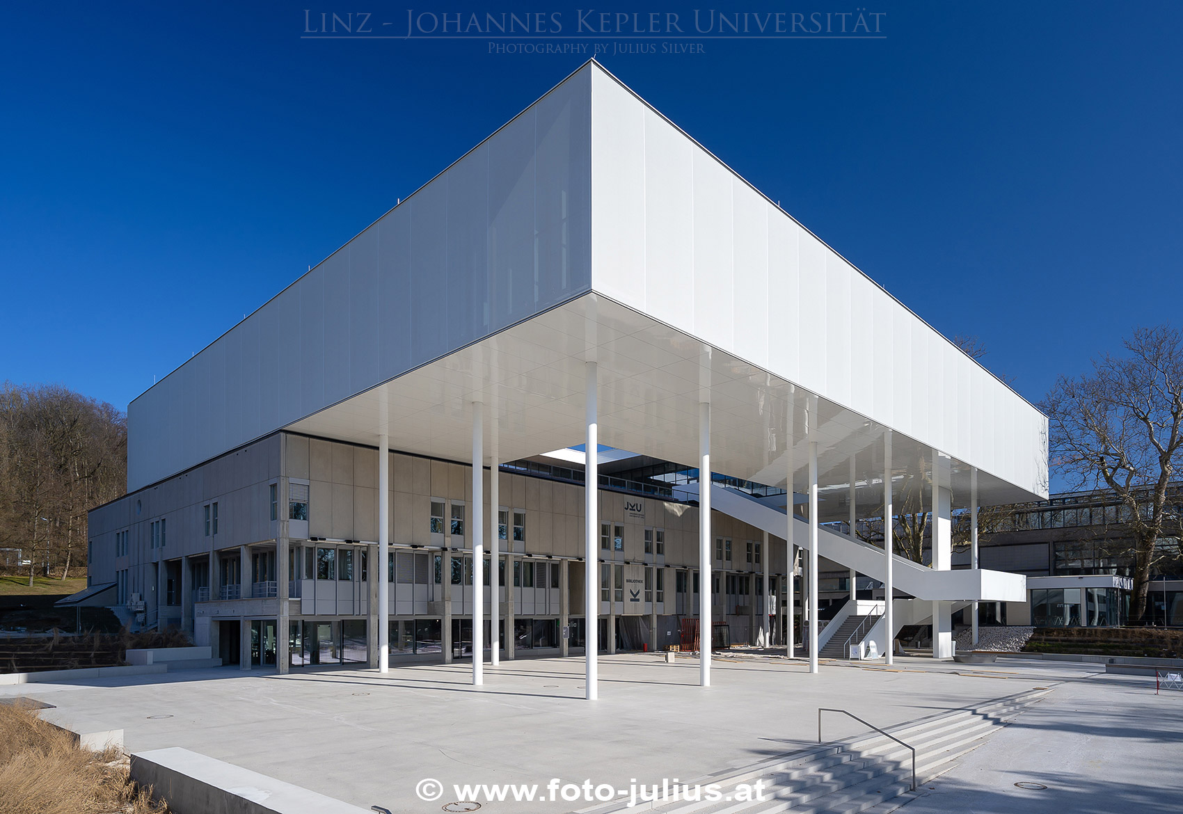 Linz_124a_Johannes_Kepler_Universitat.jpg, 406kB