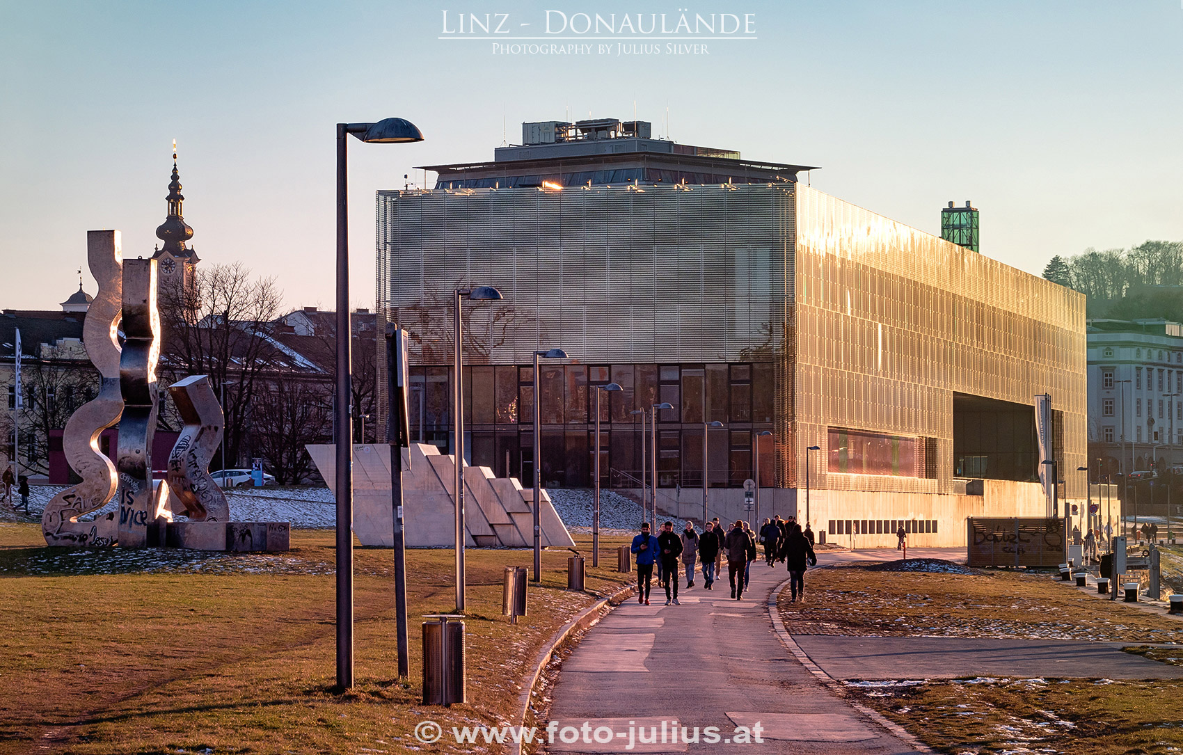 Linz_134a_Donaulande.jpg, 693kB