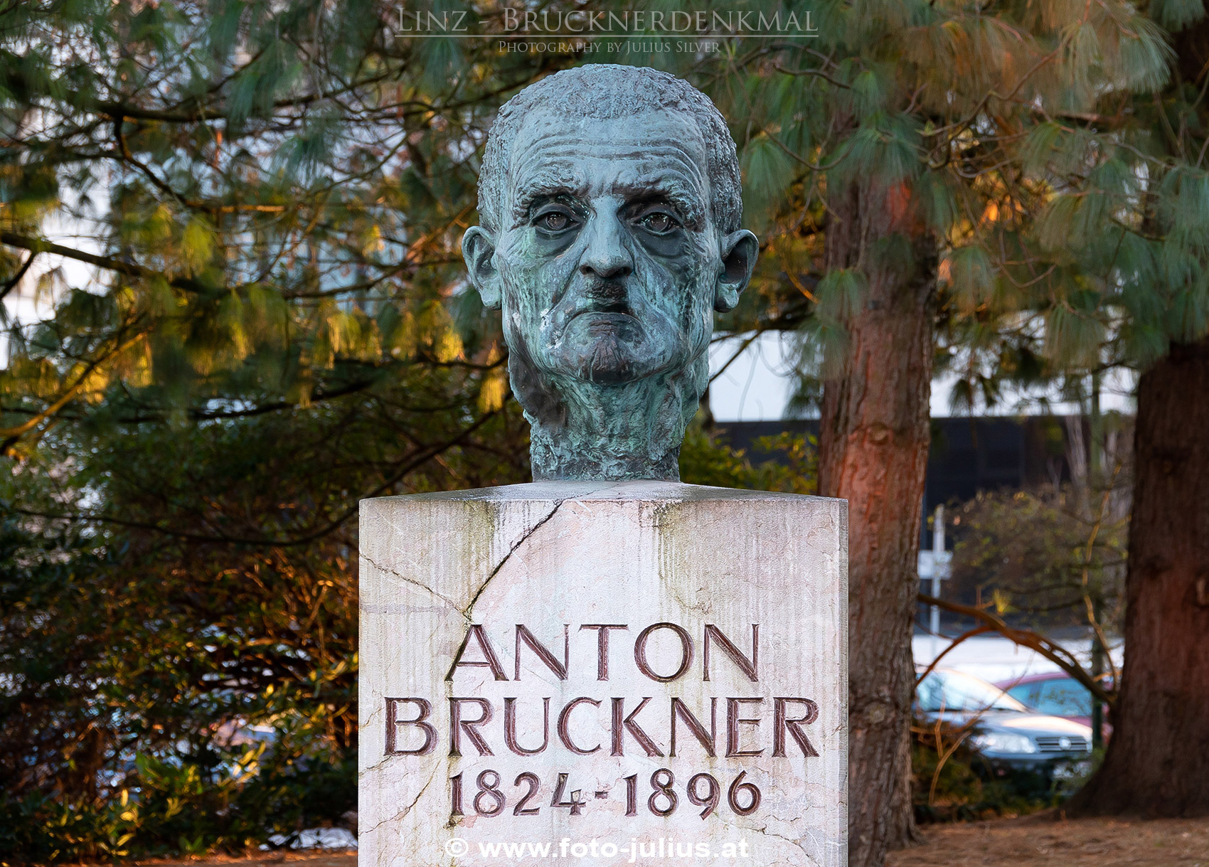 Linz_135a_Anton_Bruckner_Brucknerdenkmal.jpg, 728kB