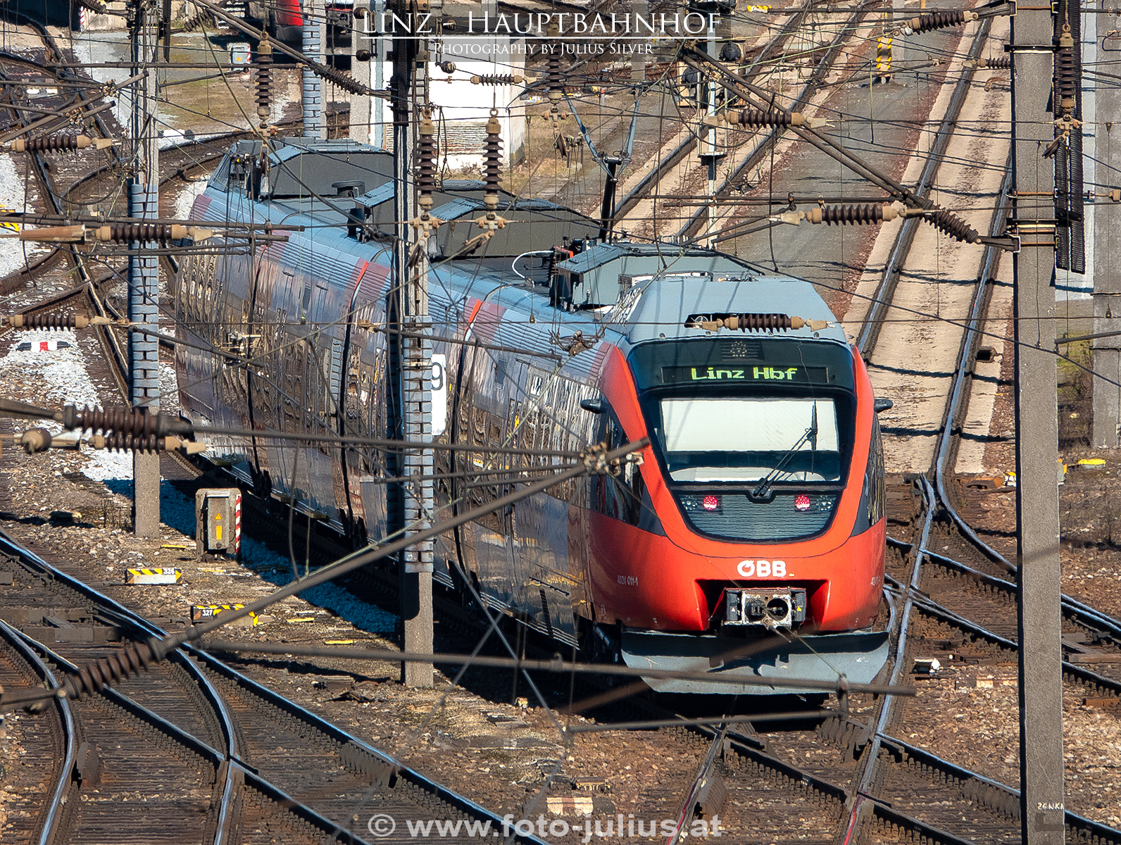 Linz_194a_Hauptbahnhof.jpg, 2,5MB