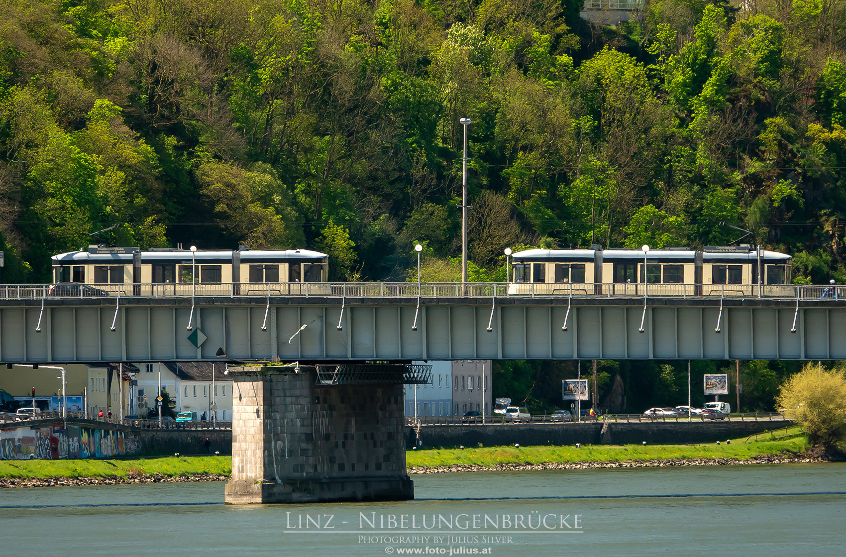 Linz_272a_Nibelungenbrucke.jpg, 1,2MB