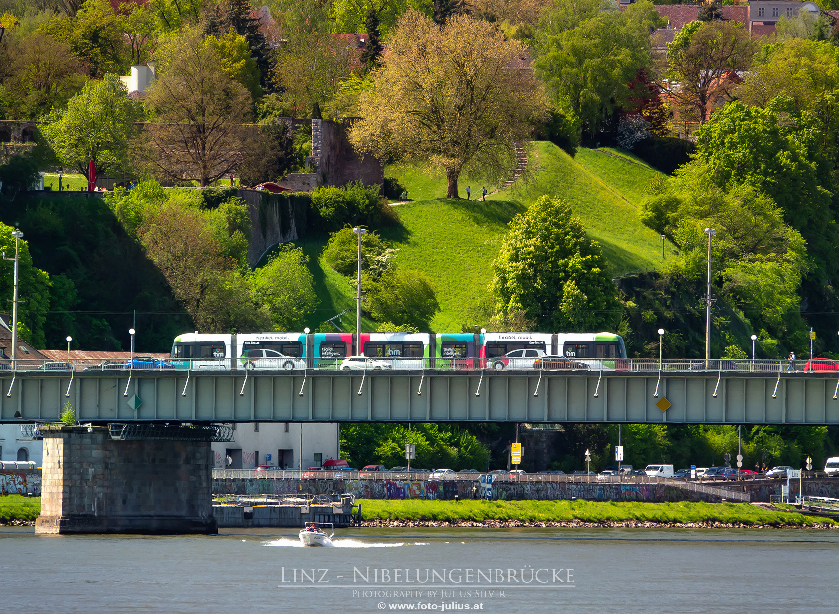 Linz_274a_Nibelungenbrucke.jpg, 1,3MB