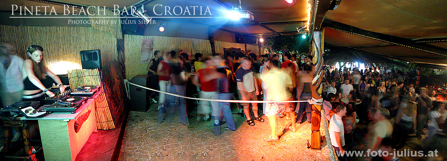 croatia230a_Brist_Gradac_Pineta_Beach_Bar.jpg, 506kB