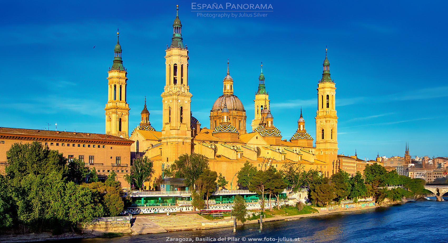 Spain_Panorama_029a_Zaragoza_Basilica_del_Pilar.jpg, 949kB