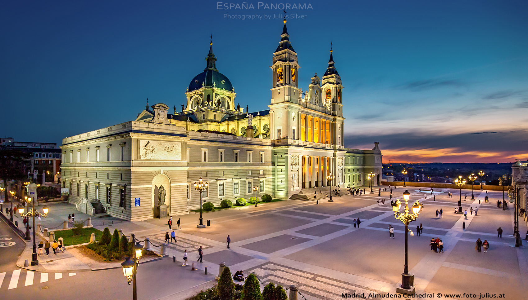 Spain_Panorama_066a_Madrid_Almudena_Cathedral.jpg, 978kB