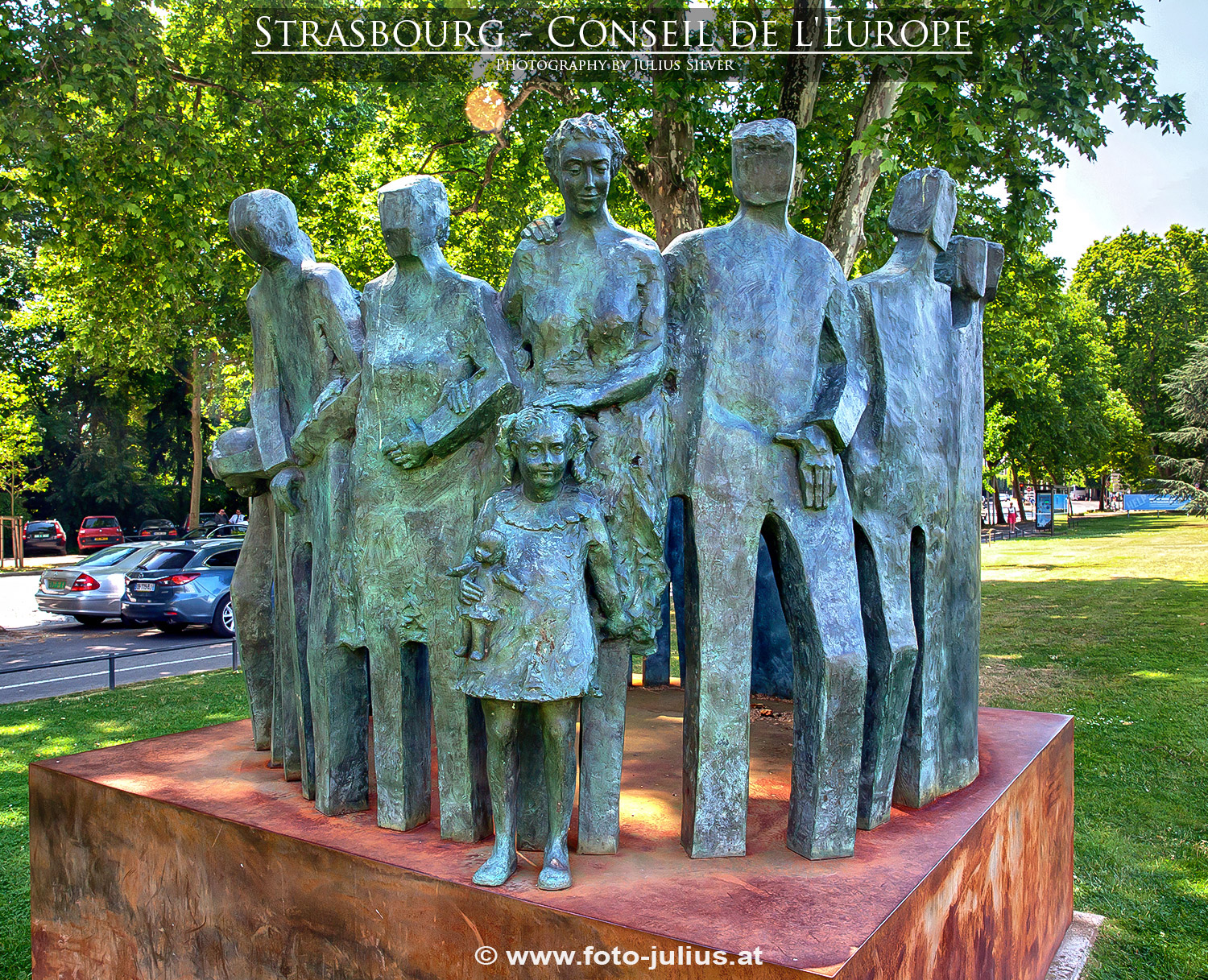 Strasbourg_057a_Menschenrechte_Denkmal.jpg, 1,1MB