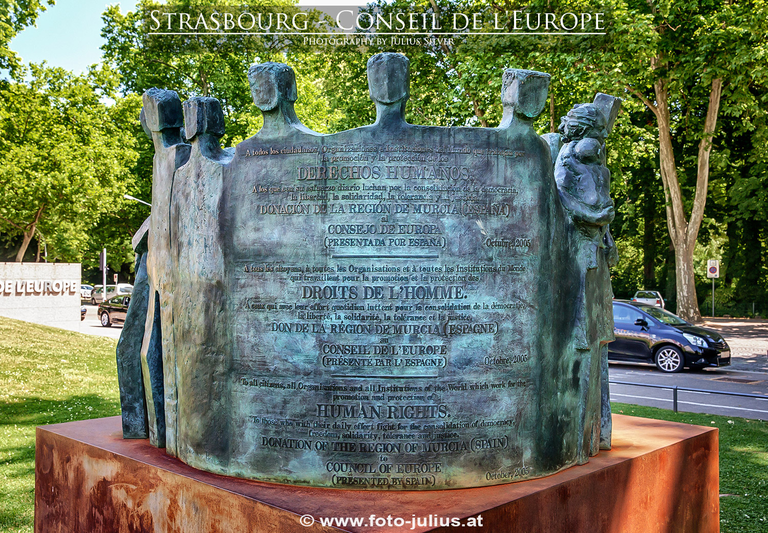 Strasbourg_058a_Menschenrechte_Denkmal.jpg, 879kB