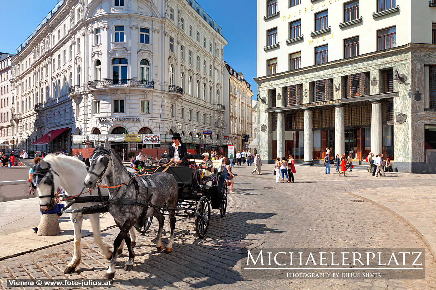 W5614a4_Pferdekutsche_Michaelerplatz_Wien.jpg, 472kB