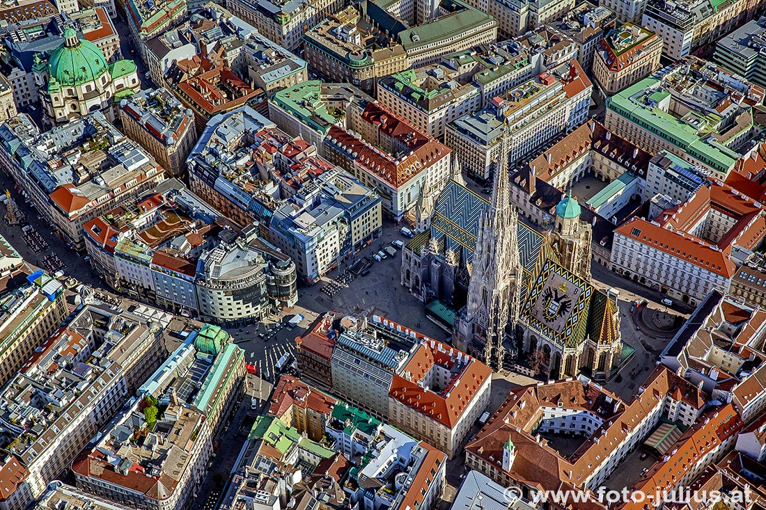 W6266b_Wien_Hubschrauberflug_Stephansdom.jpg, 409kB