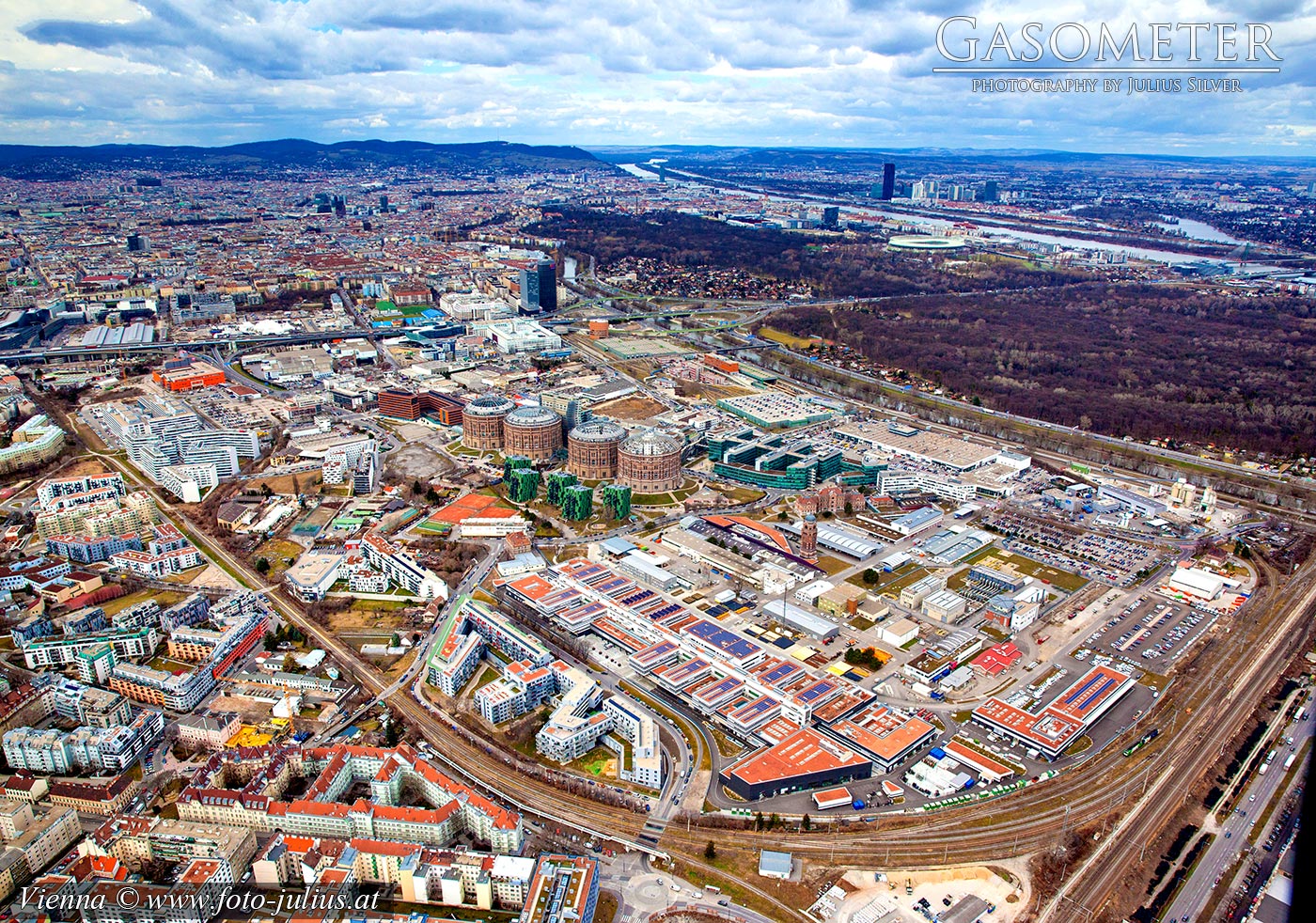 W6347a_Wien_Gasometer_11_Bezirk.jpg, 575kB