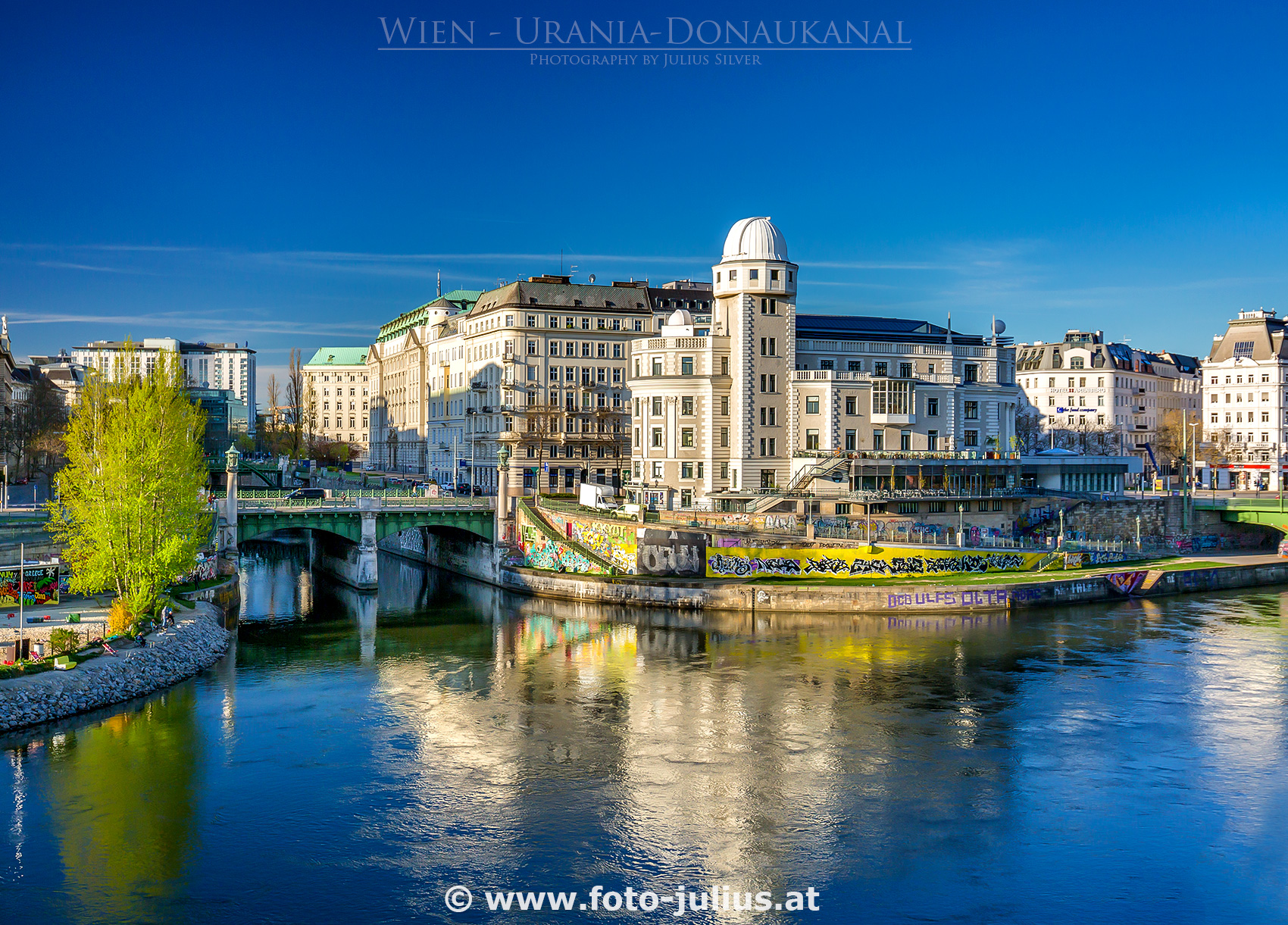 W6787a_Urania_Wien.jpg, 1,1MB