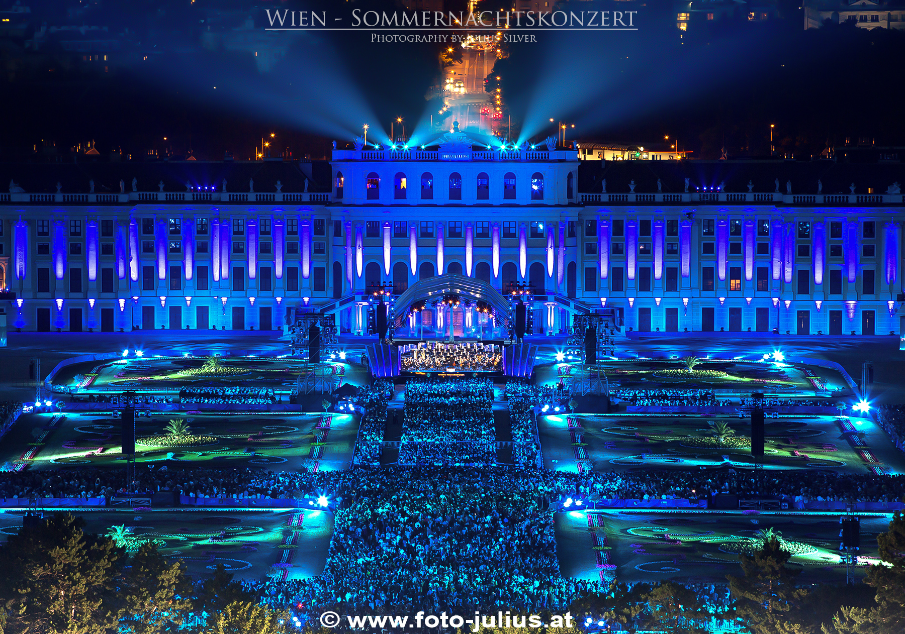 W6895a_Sommernachtskonzert_Schoenbrunn.jpg, 2,1MB