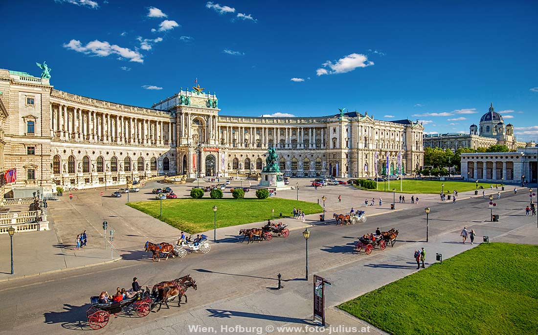 W6935b_Hofburg_Heldenplatz.jpg, 155kB