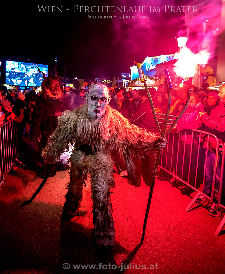 W7073a_Perchtenlauf_Wien_Prater.jpg, 372kB