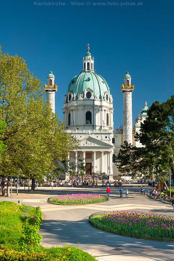 W7345_Karlskirche_Wien.jpg, 110kB