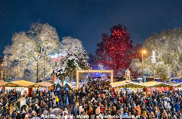 W_7640_Rathausplatz_Wien.jpg, 99kB