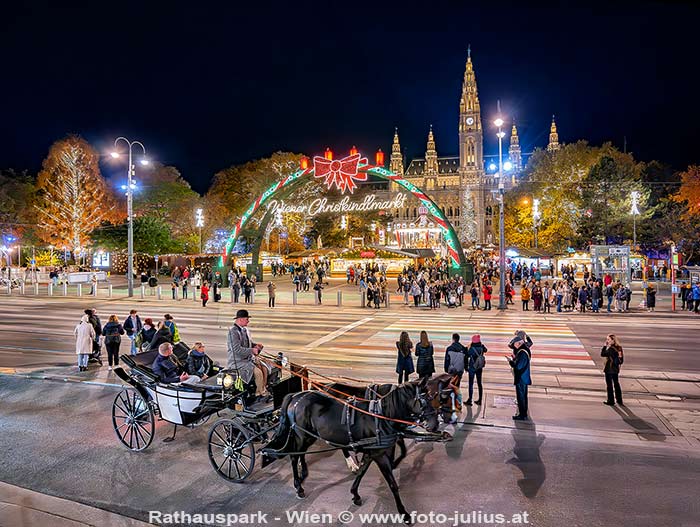 W_7643_Rathausplatz_Wien.jpg, 83kB