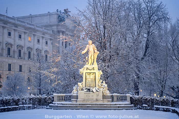 W_7798_Burggarten.jpg, 89kB