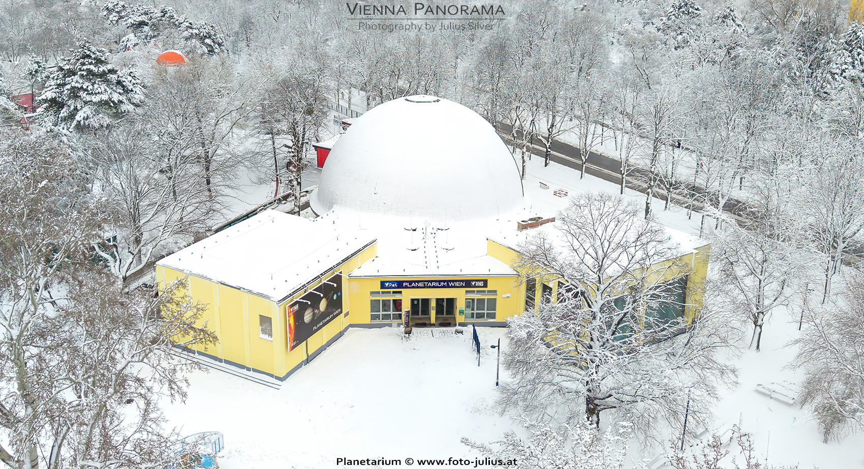 W8084a_Wien_Planetarium.jpg, 1,1MB