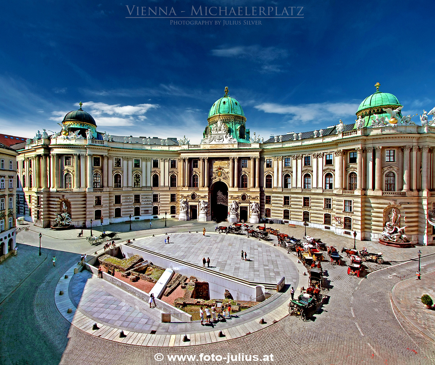 W4870a_Michaelerplatz_Hofburg_Wien.jpg